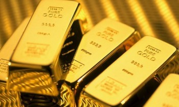 Gold Prices Lower on Strengthening USD, Down From One Month High