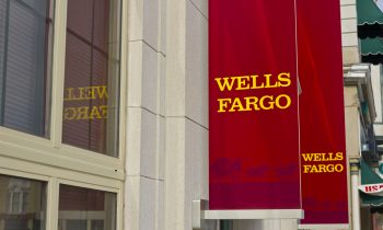 These 2 Bank Stocks Are Gaining Today: WFC & JPM