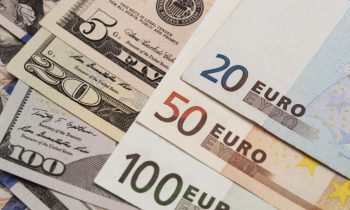 Euro Hits 1-Month High as Investor Focus Switches to Possible ECB Rate Rise