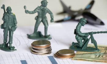 Make Money Trading Ruble In the Time of War?